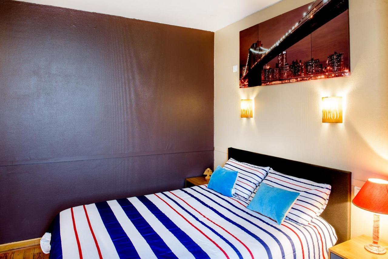 La Sainte Famille Hotell Lourdes Exteriör bild