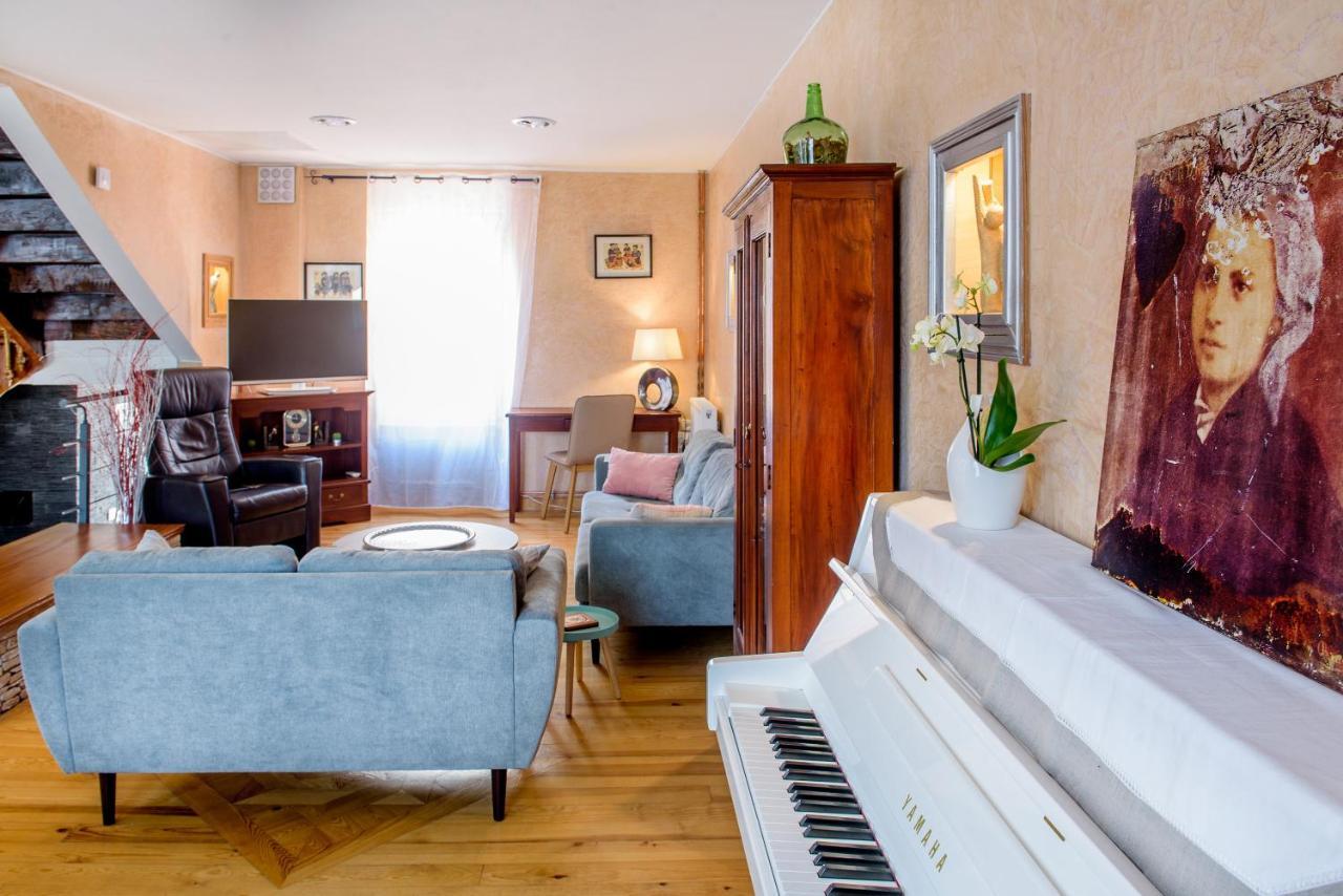 La Sainte Famille Hotell Lourdes Exteriör bild