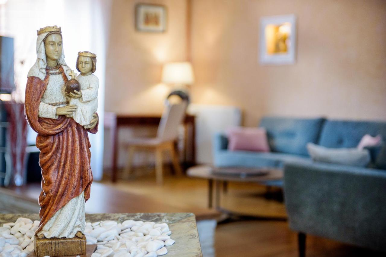 La Sainte Famille Hotell Lourdes Exteriör bild